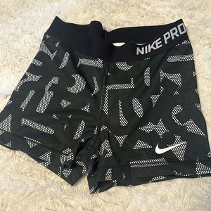 M Nike Pro Shorts